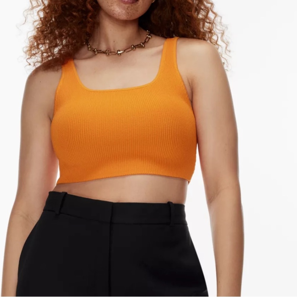 Sculpt Knit Squareneck Cropped Tank
Cropped ribbed tank top